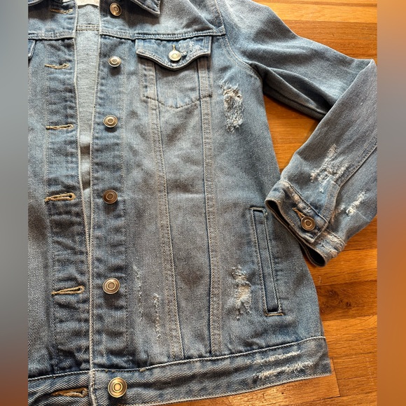 Altar’d State | Women’s light denim jacket with slight distressing - Picture 4 of 16